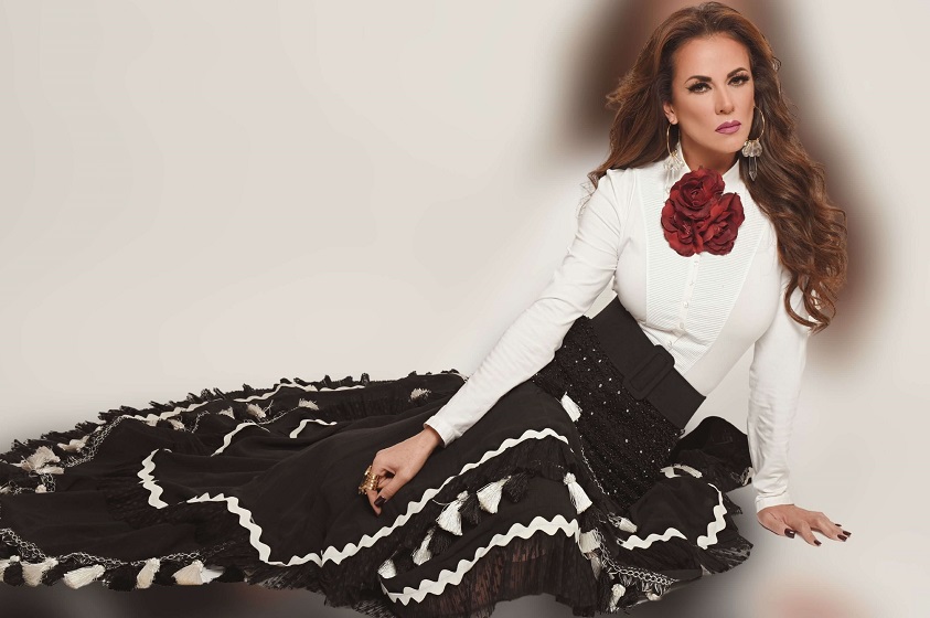 Edith Márquez y Nabález cantan «Que ironía»