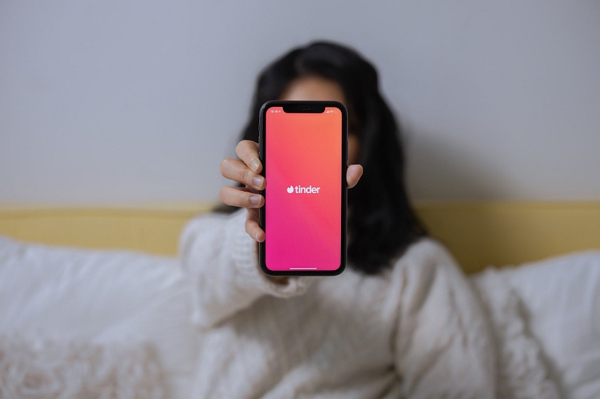 Tinder busca más seguridad para sus usuarios