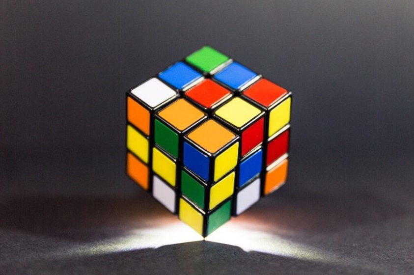 El Cubo Rubik es desafiante y divertido