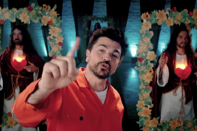 Juanes con su rítmico sencillo «La Plata»