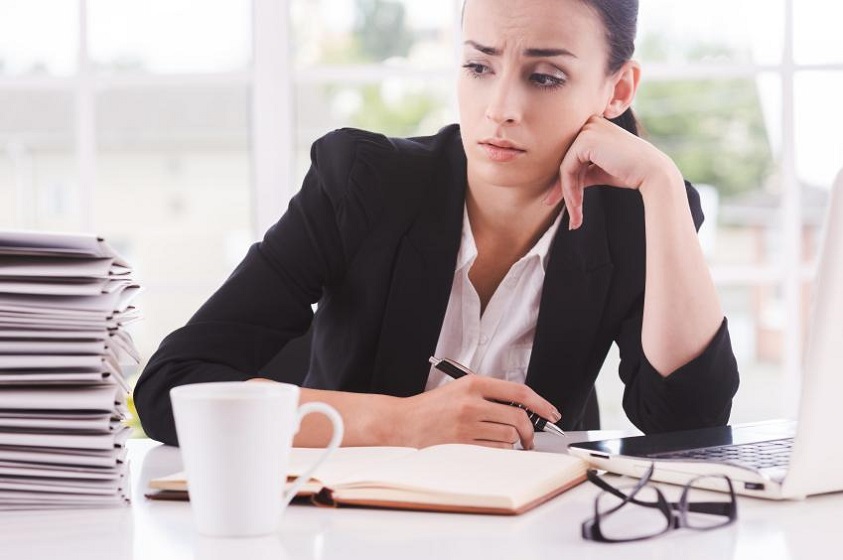 Señales en el trabajo de que tu jefe es tóxico