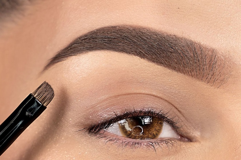 ¿Cómo lograr unas cejas perfectas? (Tutorial)