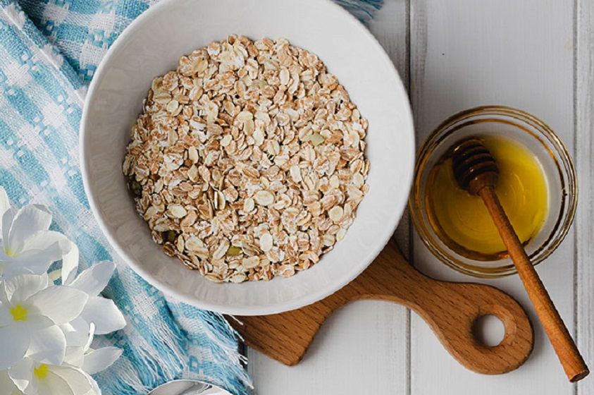 Mascarilla casera de leche, avena y miel para tu piel