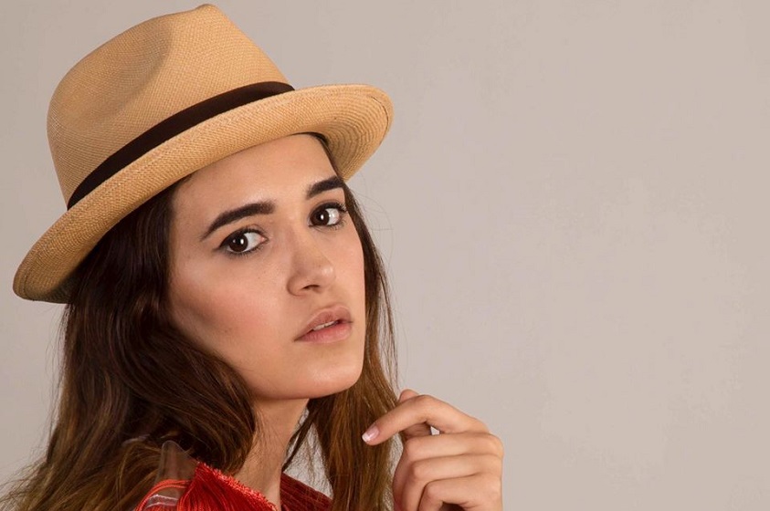 Complementa tu look con un sombrero
